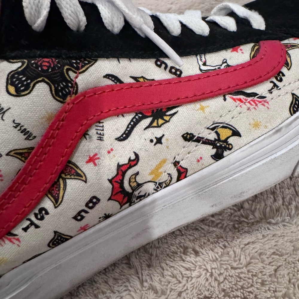 Vans Stranger Things Skater Shoes Men’s size 8 Women’s size 9.5 - Picture 14 of 15